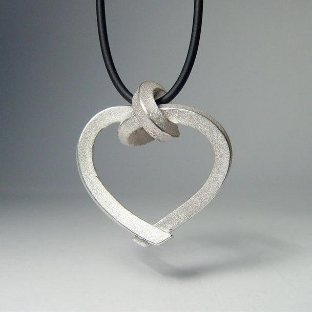 Anhänger Knotenschmuck Gebundenes Herz ANH-17