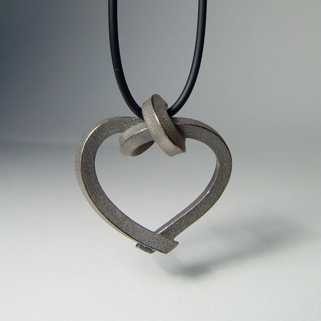 Anhänger Knotenschmuck Gebundenes Herz ANH-17