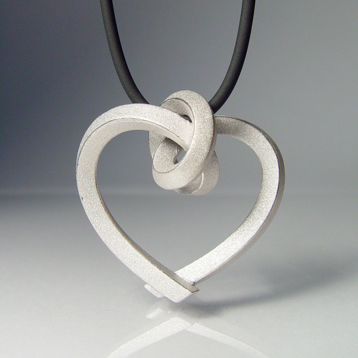 Anhänger Knotenschmuck Gebundenes Herz ANH-2