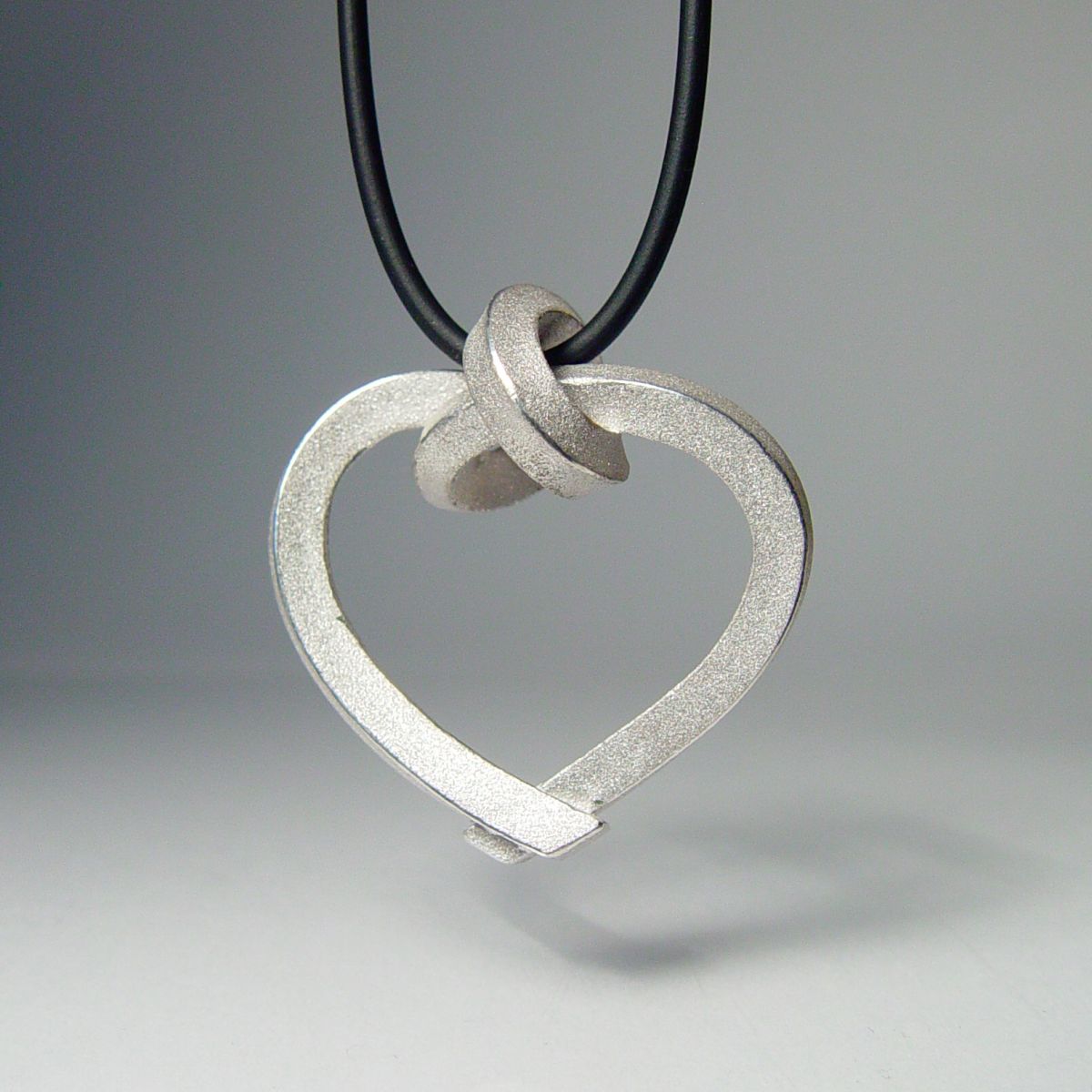 Anhänger Knotenschmuck Gebundenes Herz ANH-3