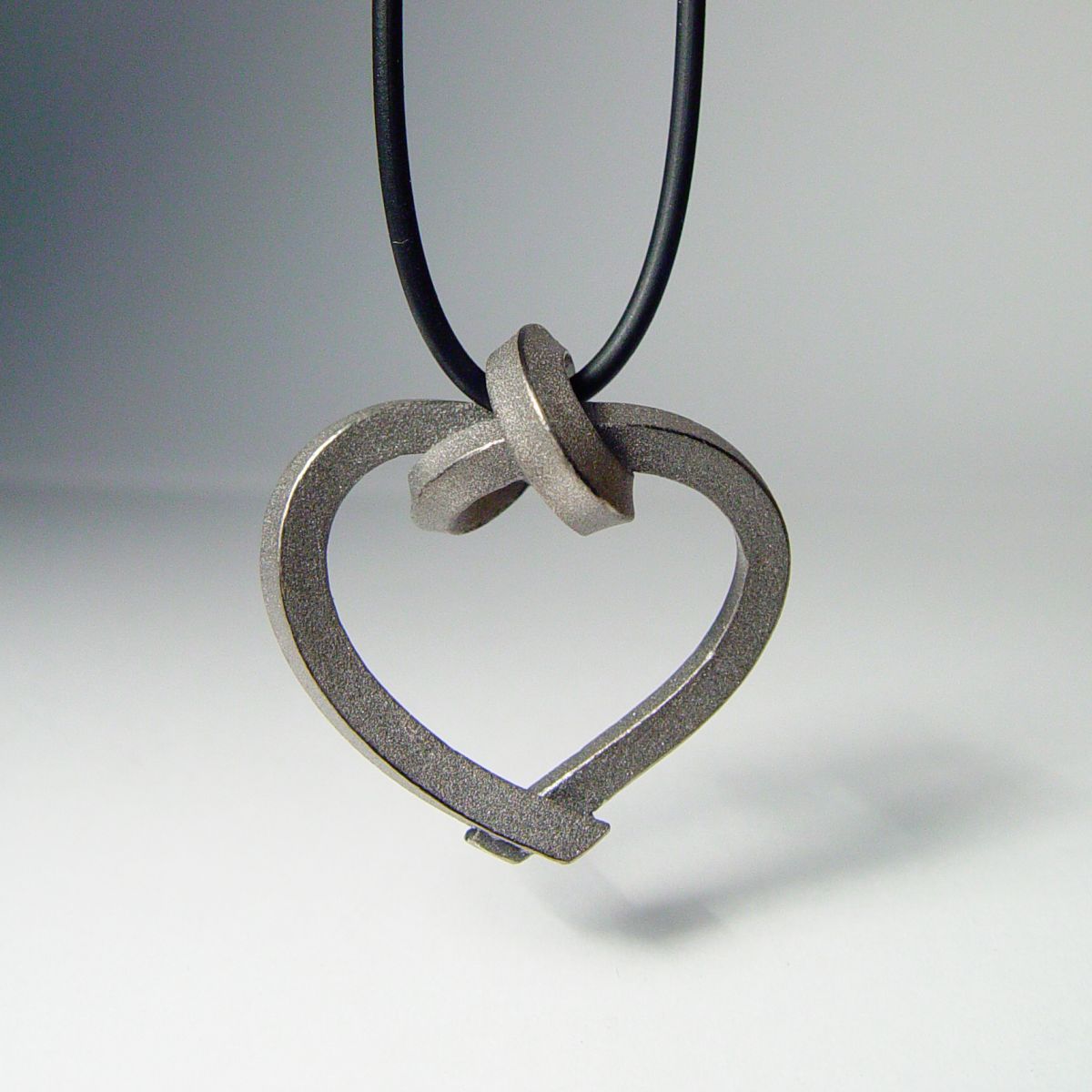 Anhänger Knotenschmuck Gebundenes Herz ANH-3