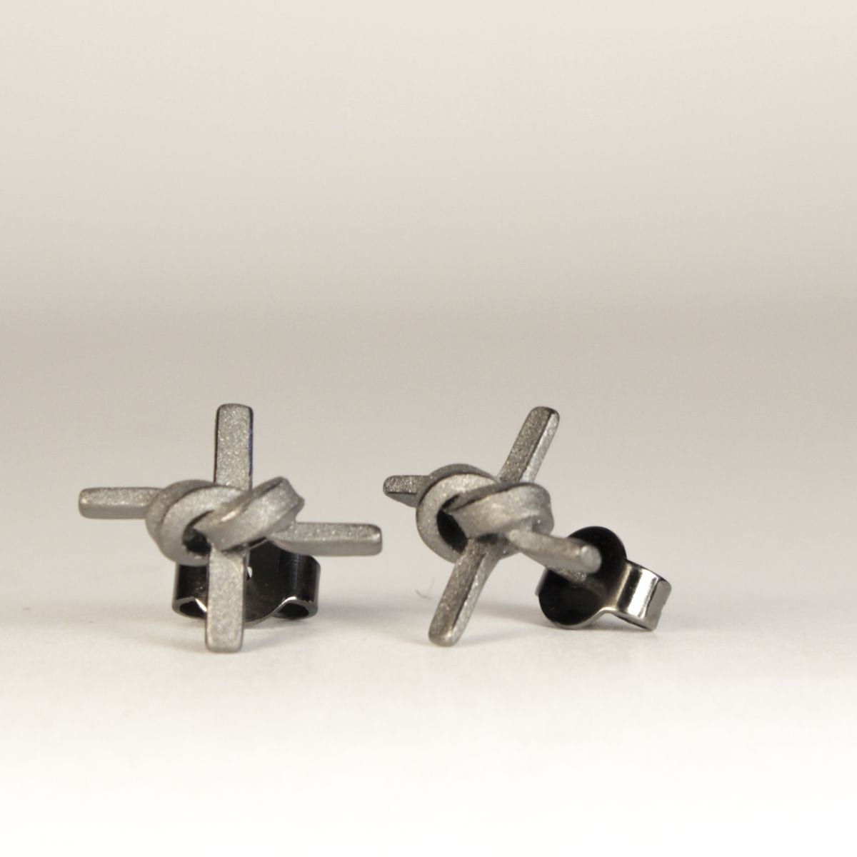 Ohrstecker Knotenschmuck Kreuz OST-24